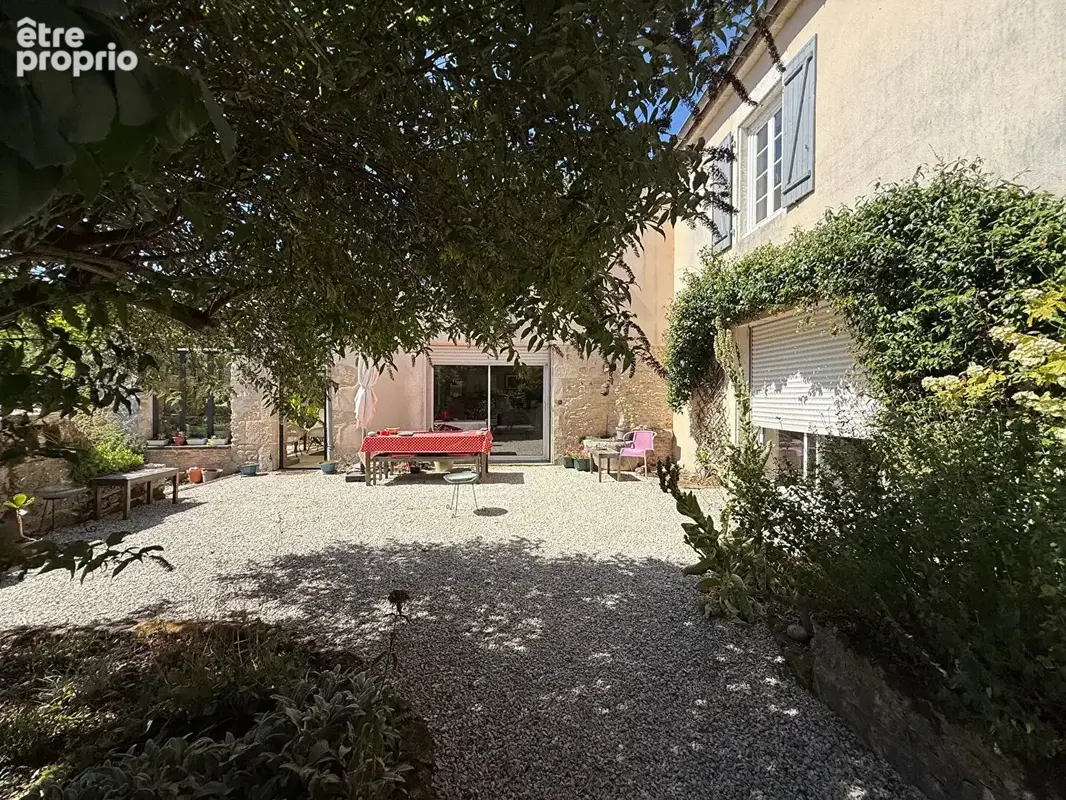 ARDILLIÈRES - Charentaise de charme avec maison d'amis, piscine et dépendances. - photo 10