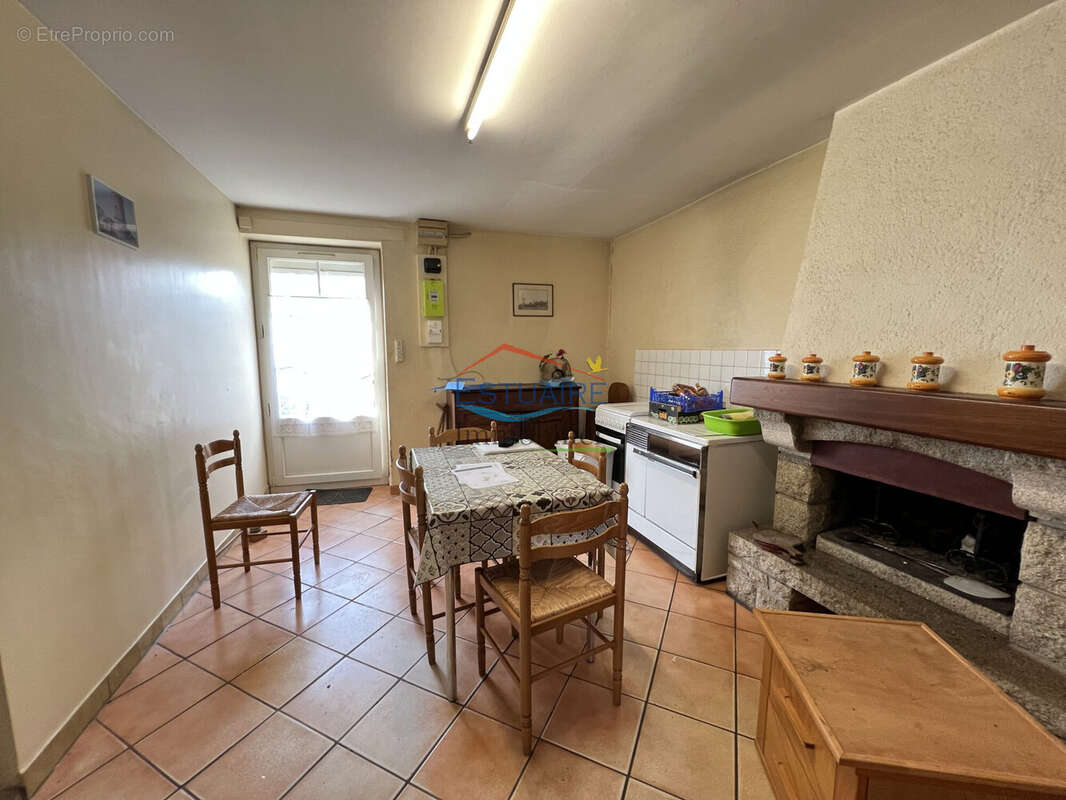 Maison 49 m² à Saint-Etienne-De-Montluc  - photo 2