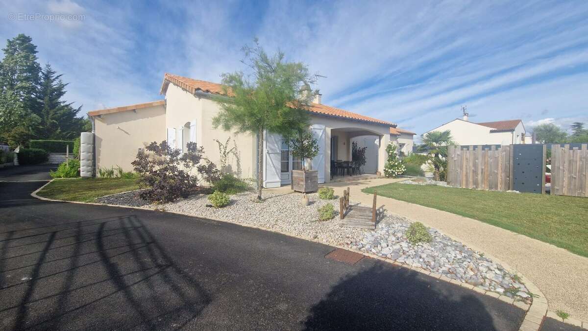 Maison 151 m² à Aiffres  - photo 4