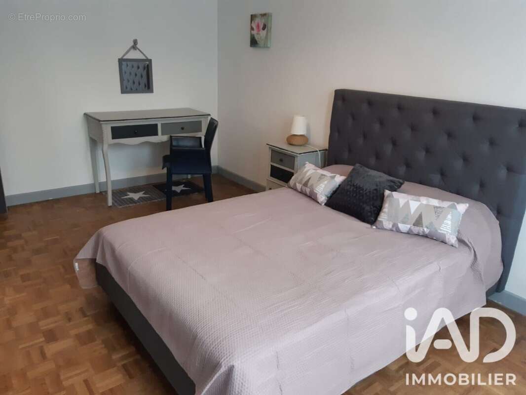 Maison 158 m² à Thonac  - photo 6