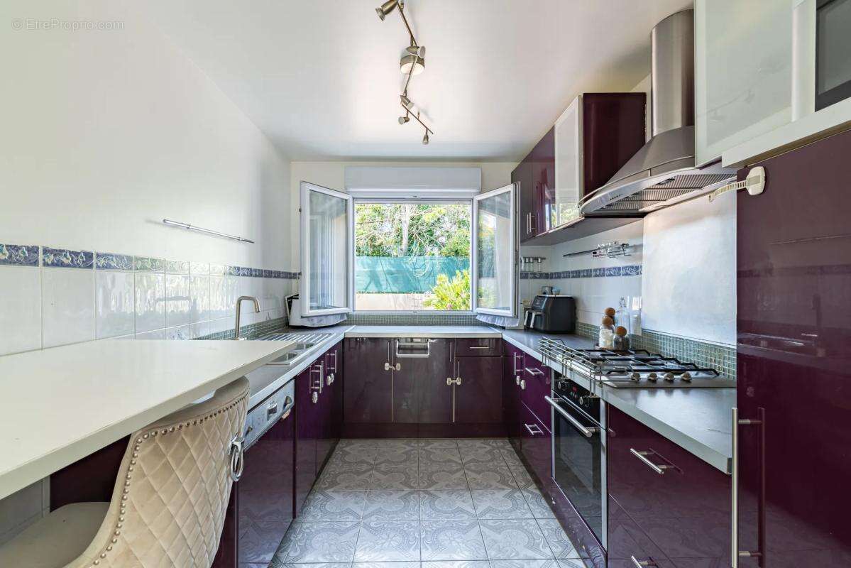 Maison de 5 pièces de plus de 120 m² à Argenteuil avec annexe - photo 4