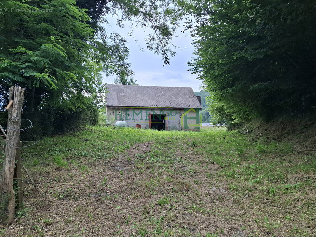 Maison à LAGUINGE-RESTOUE