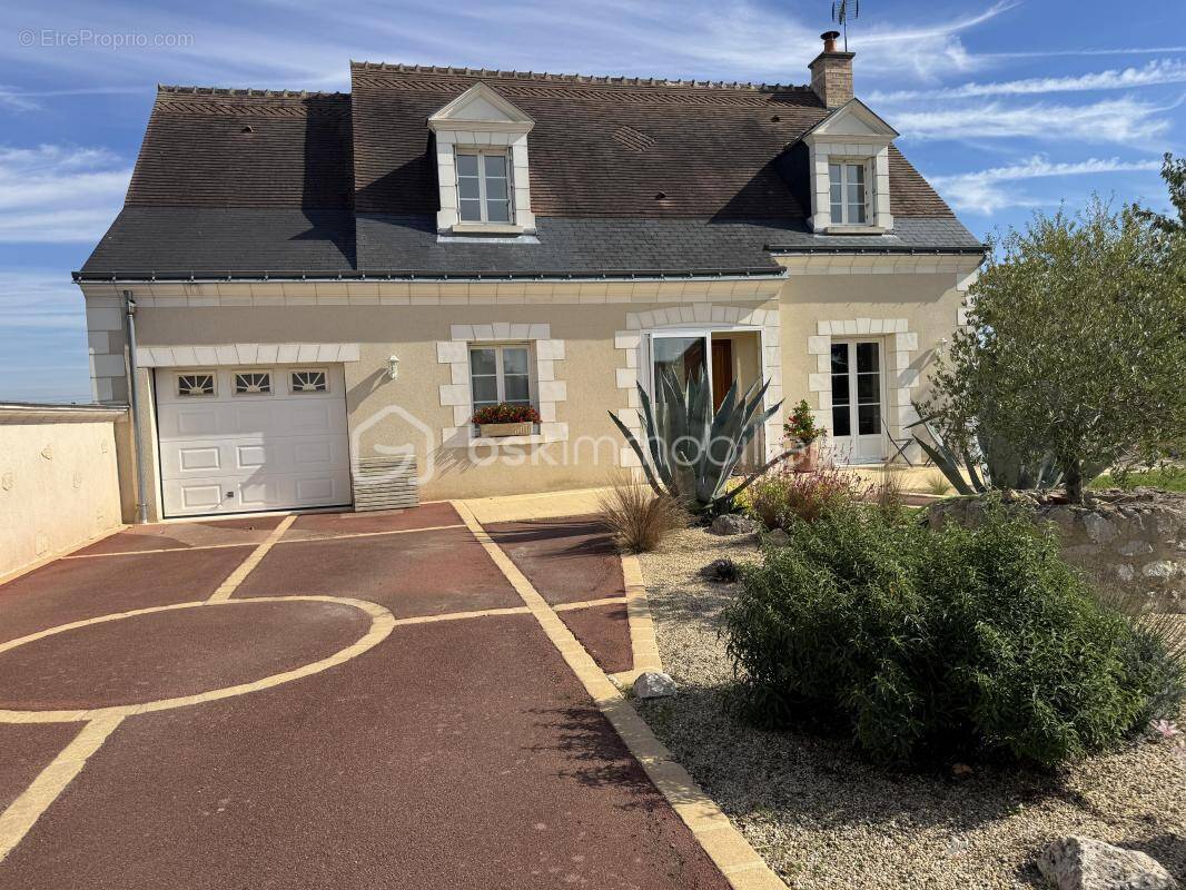 Maison à SAINT-ANTOINE-DU-ROCHER