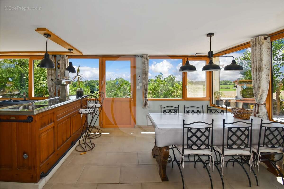 Maison à PUYLAROQUE