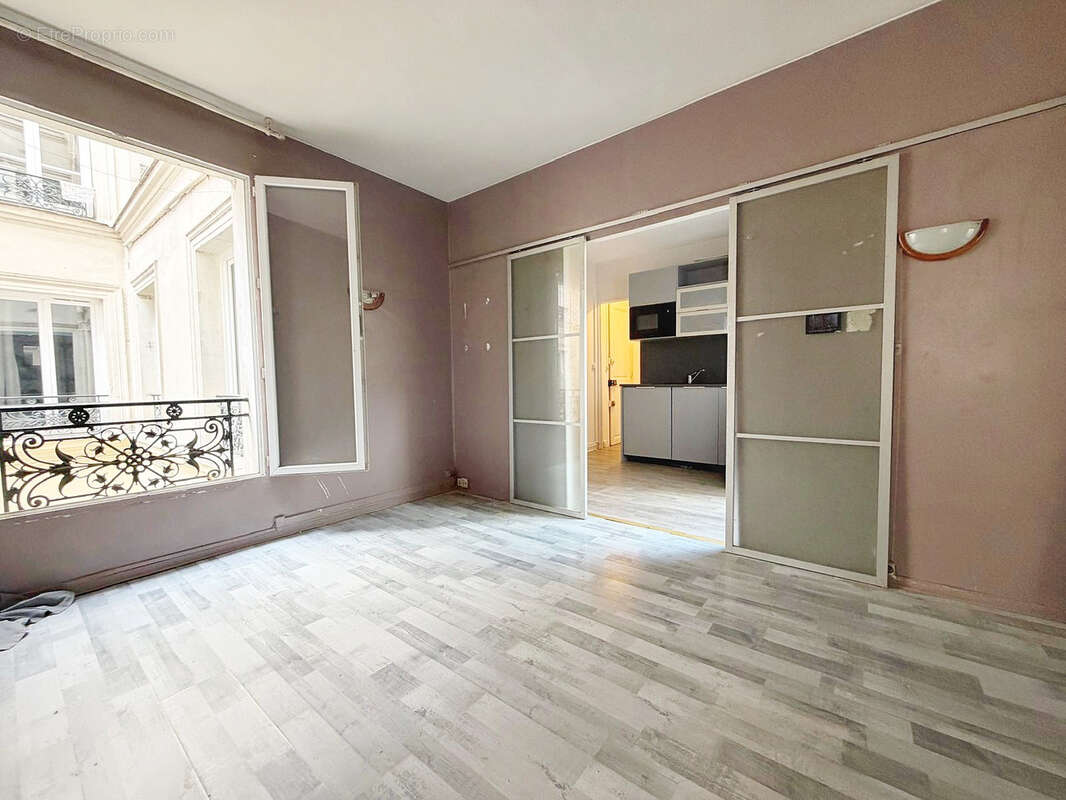 Appartement à PARIS-11E