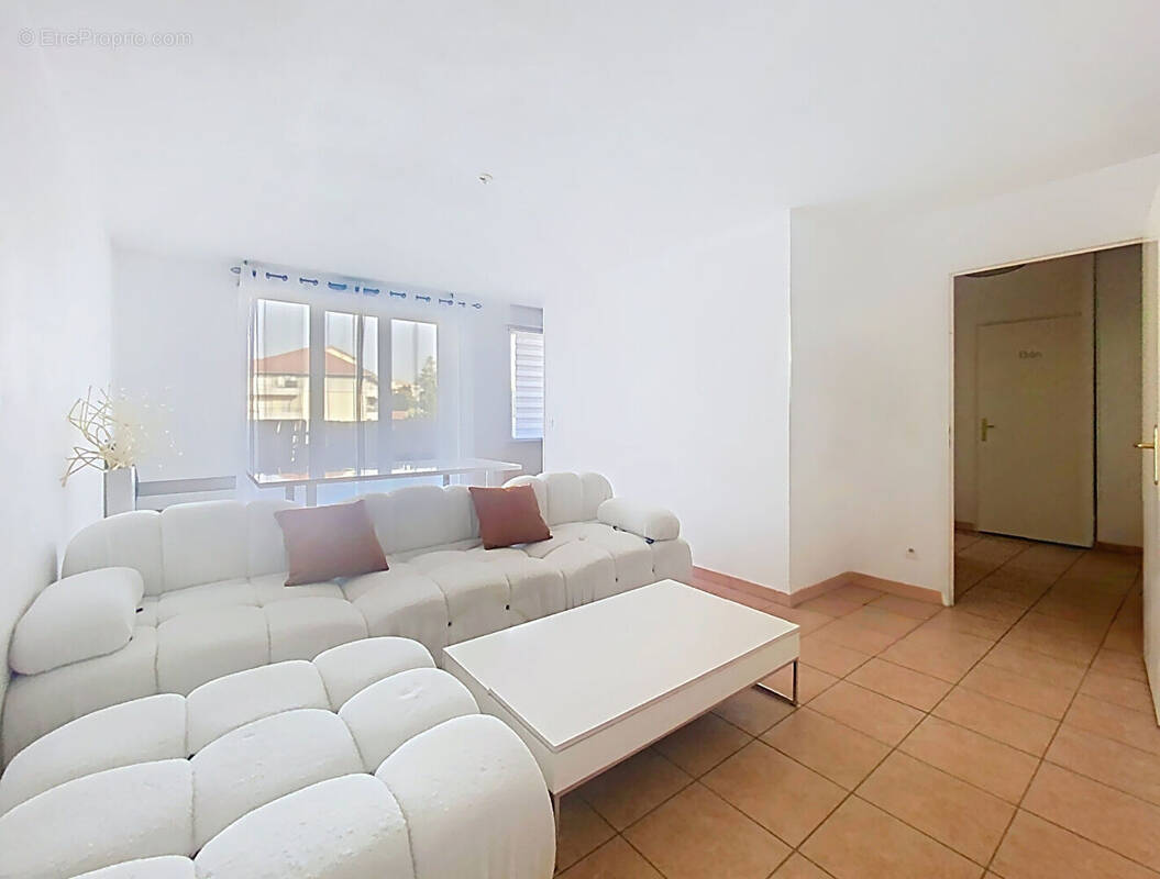 Appartement à VILLE-LA-GRAND