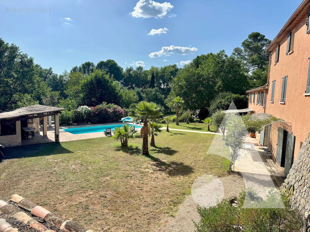 Maison à VILLECROZE