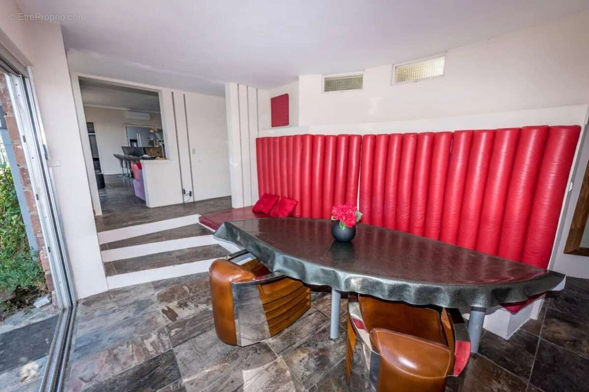 Maison à ROQUEBRUNE-SUR-ARGENS