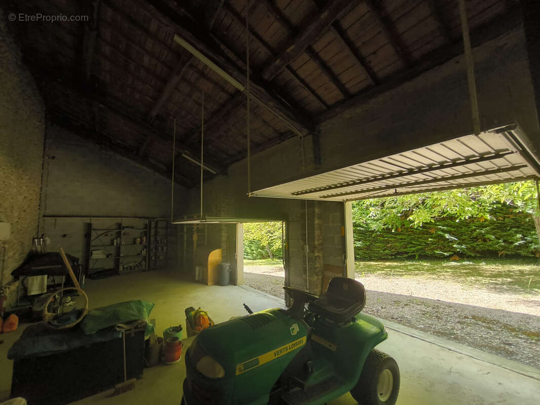 Drome des collines. bien d'exception. restaure en totalite sur 220m2. parc arbore 5000m2. piscine . dependance - photo 29