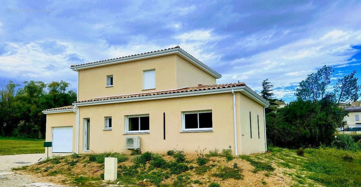 Maison à LES GRANGES-GONTARDES