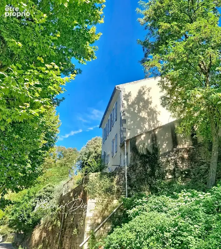 Maison à MENERBES