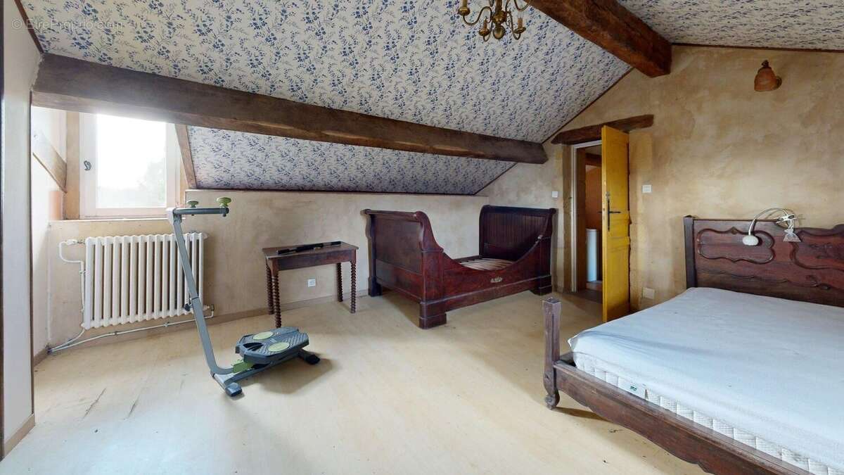 MaisonenpierresavecsesdependancesBedroom - Maison à MONPLAISANT