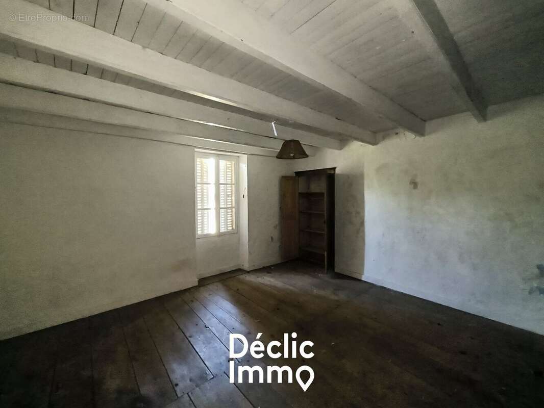 Maison a renover - photo 6