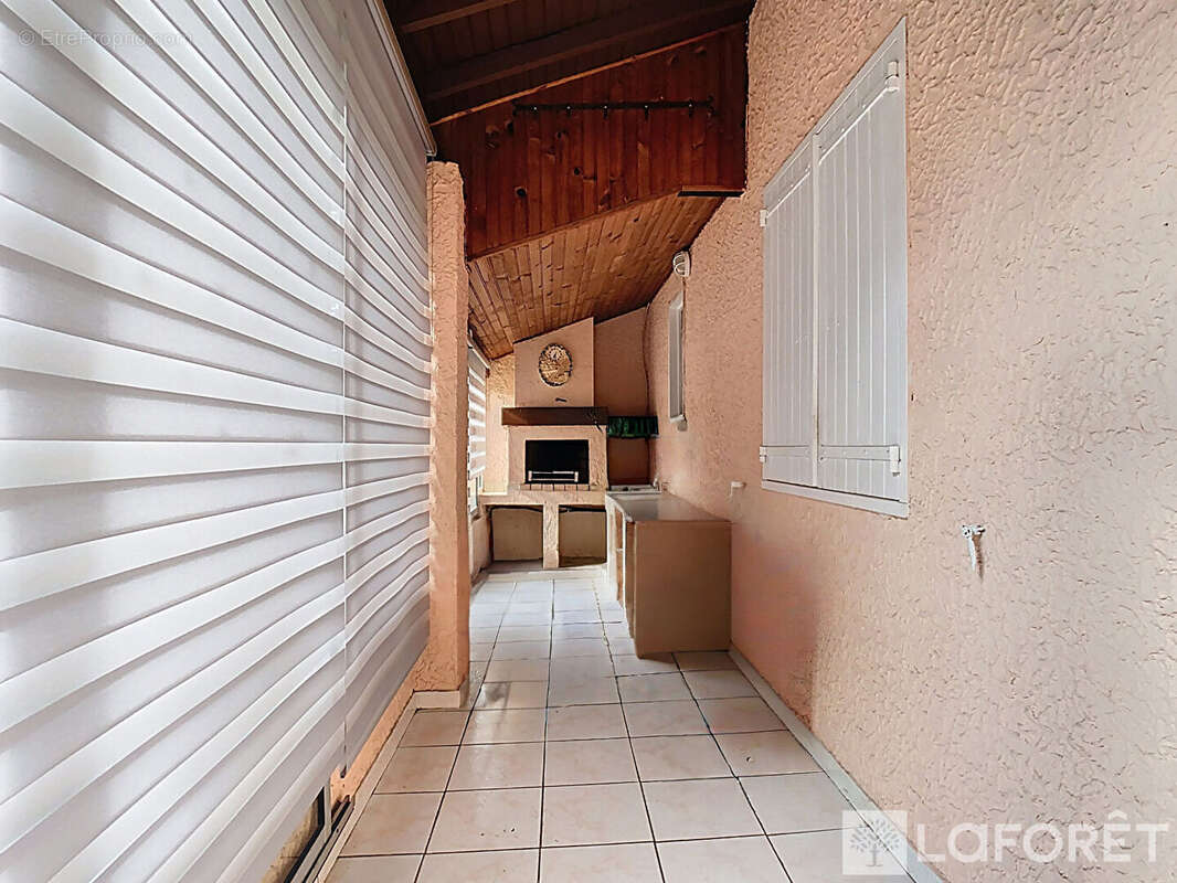 Maison à CHATEAUNEUF-LES-MARTIGUES