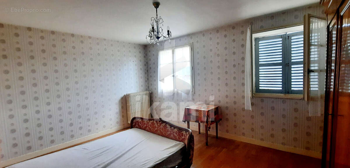 TONNERRE  Maison 228 M2 - 5 Chambres - photo 13