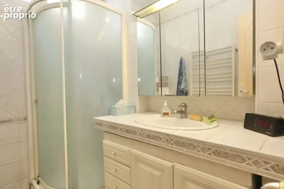 Maison avec 4 chambres sur un terrain de 300 m2 - photo 9