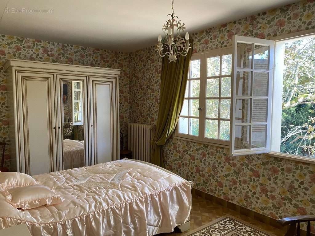 Maison à PEYRAT-LE-CHATEAU