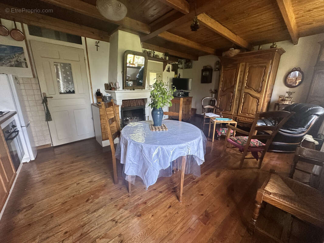 Maison à PRESAILLES