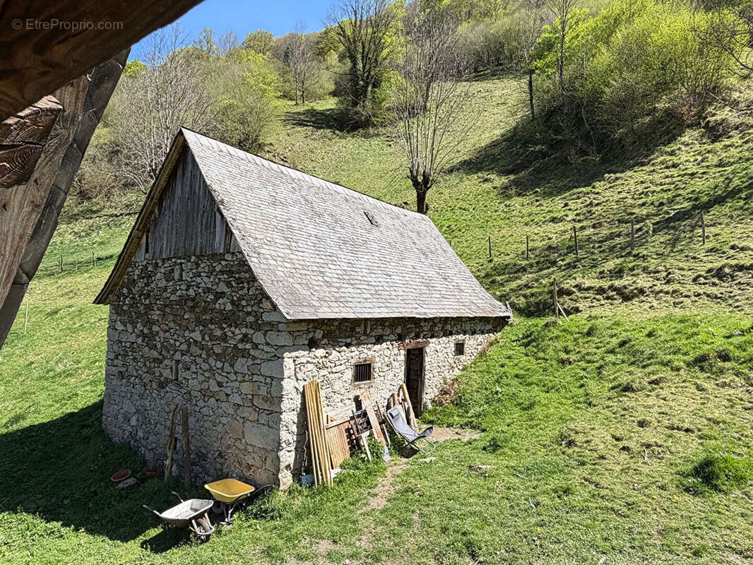 Propriété rurale,3 granges,5 Ha,source,09800 - photo 6