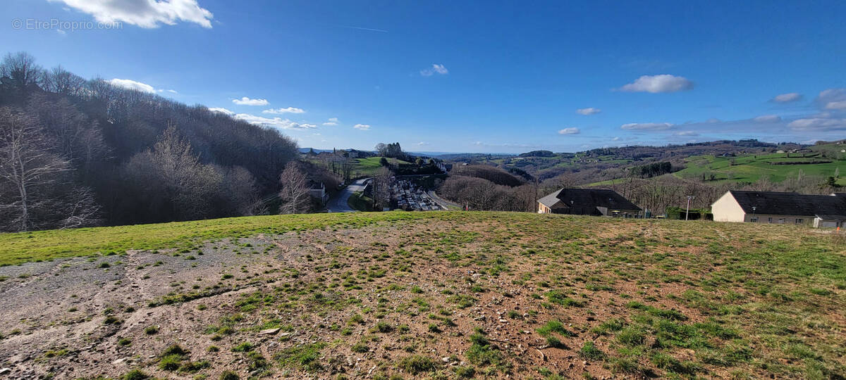 Terrain à BEYNAT