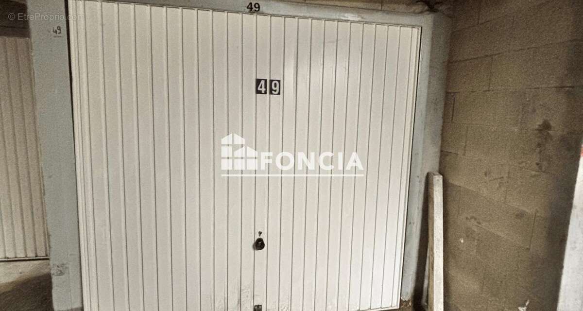 Parking à PARIS-19E