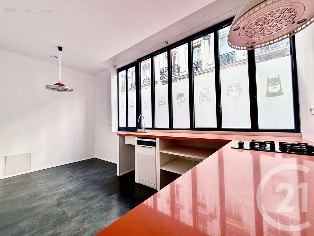 Appartement 80 m² à Paris-18e  - photo 2