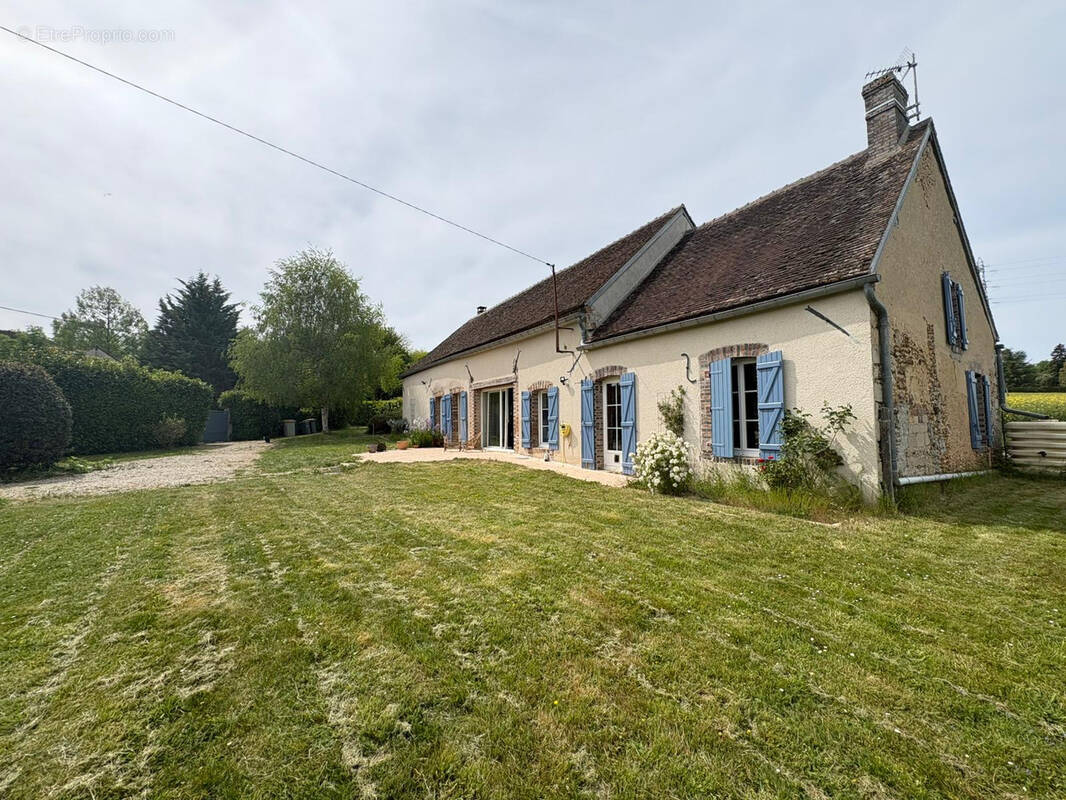 Maison à CHAUMOT