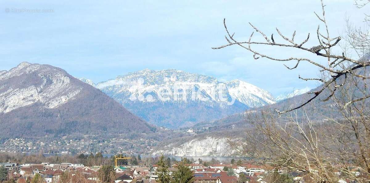 Terrain à SAINT-JORIOZ