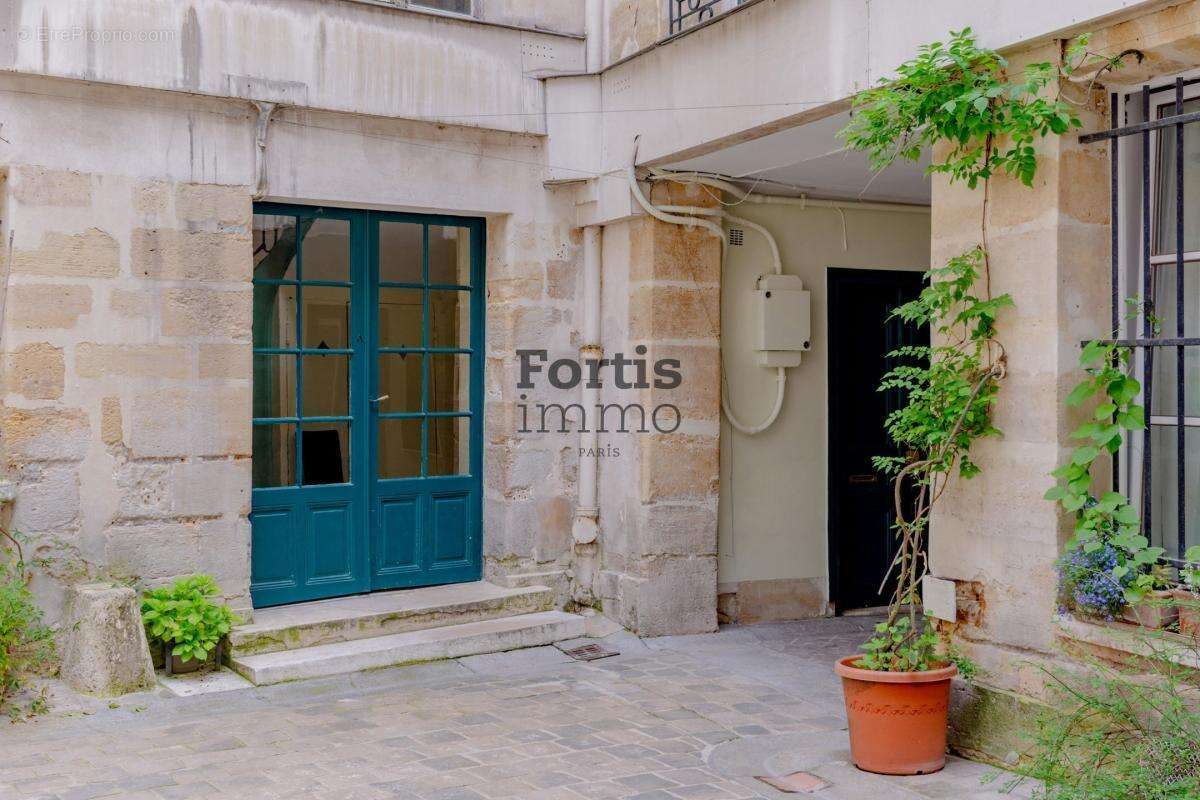 Appartement à PARIS-6E