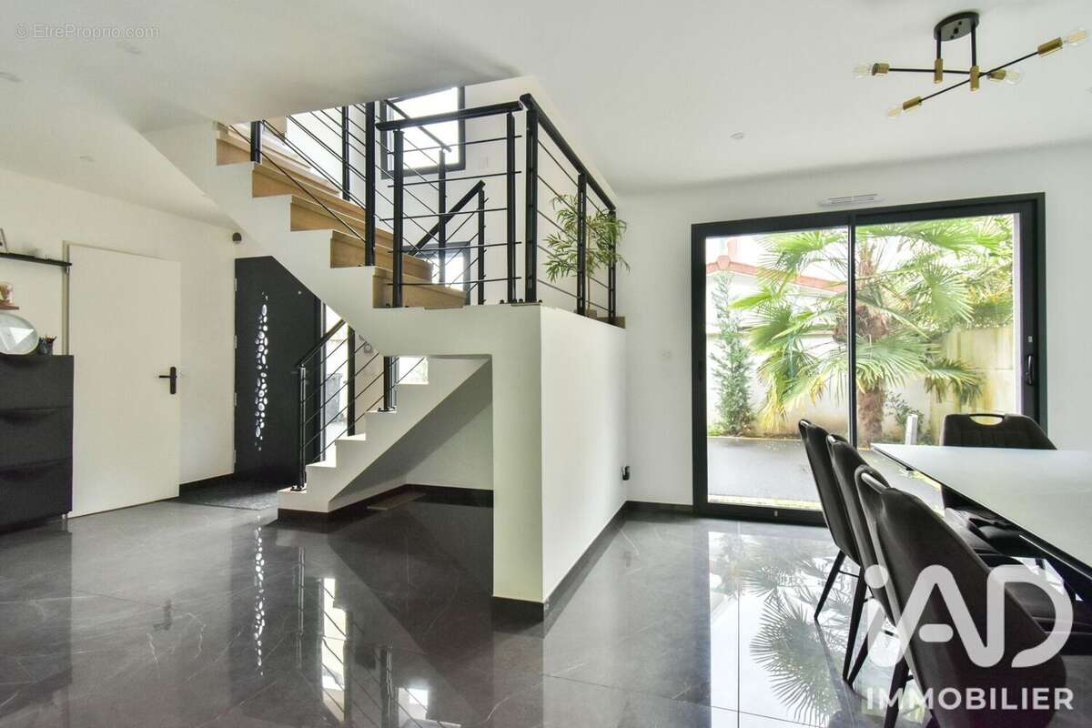 Maison 159 m² à Soisy-Sous-Montmorency  - photo 4