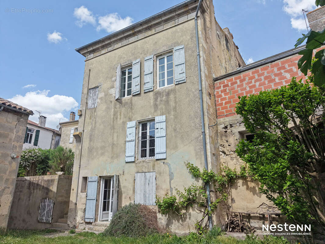 Maison à MEZIN