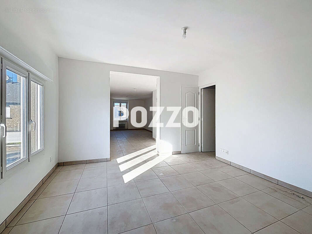 Appartement à SAINT-HILAIRE-DU-HARCOUET