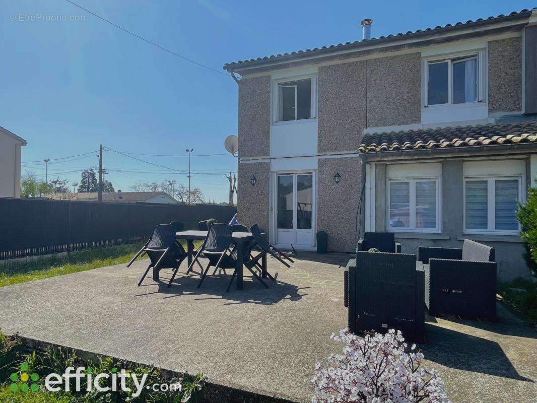 Maison à SAINT-SEURIN-SUR-L'ISLE