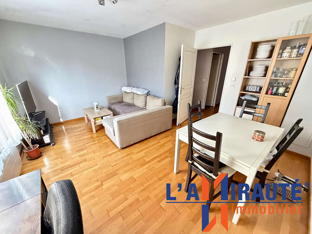 Appartement à SARTROUVILLE