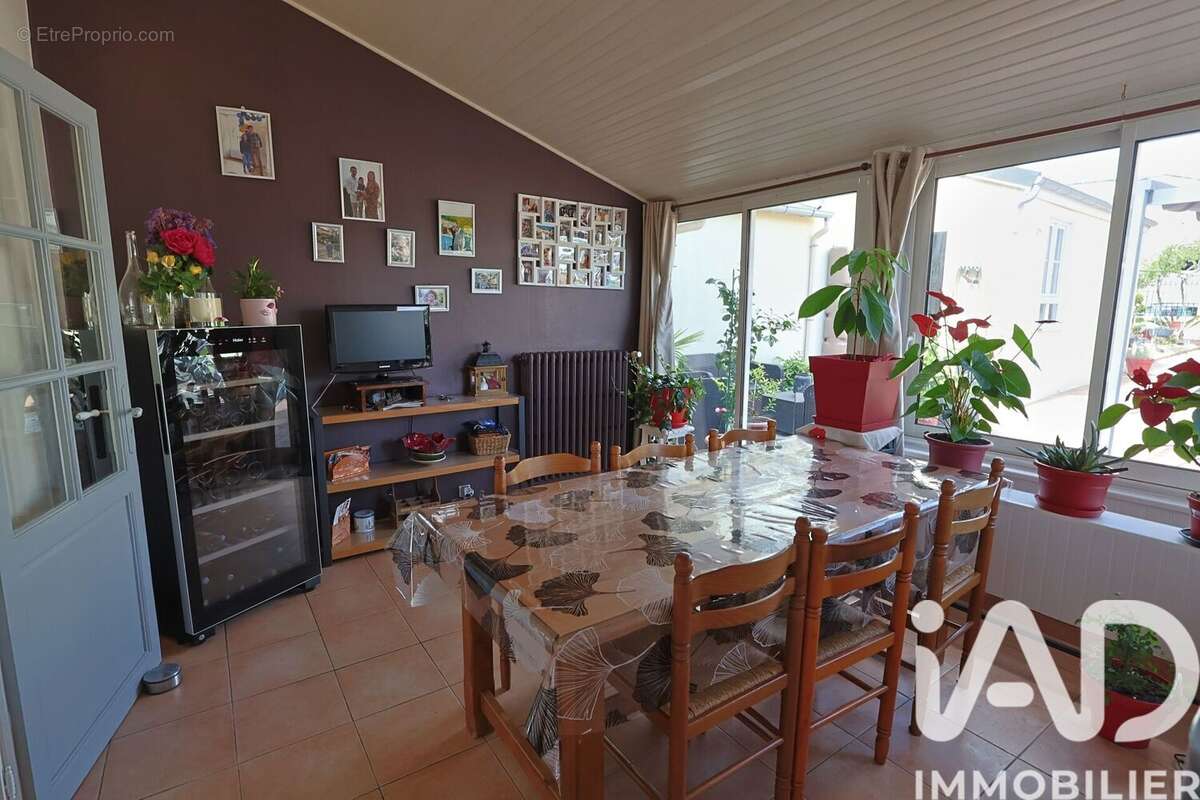 Maison 134 m² à Thouars  - photo 4
