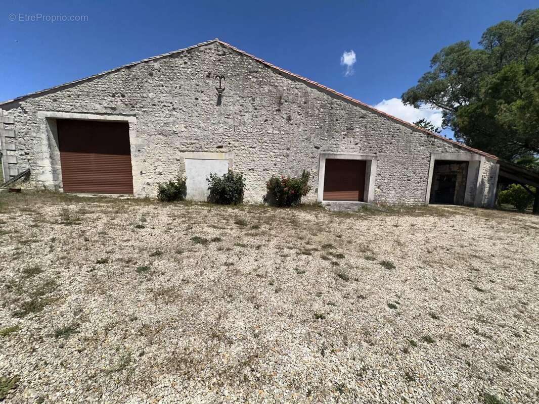 Maison à SAINT-GEORGES-DES-AGOUTS