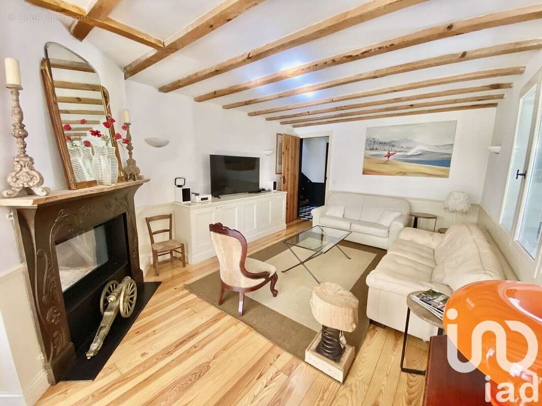 Photo 5 - Maison à SAINT-JULIEN-EN-BORN