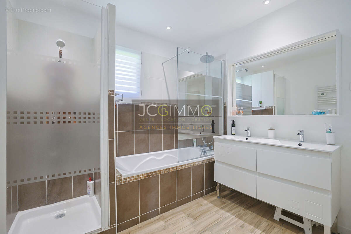 Villa T4 de plain-pied avec piscine et garage ! - photo 18