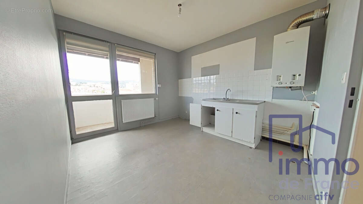 Appartement à SAINT-ETIENNE