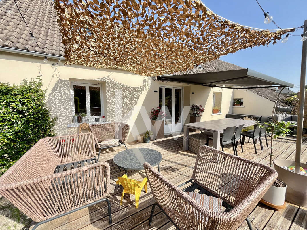 Maison à FEROLLES