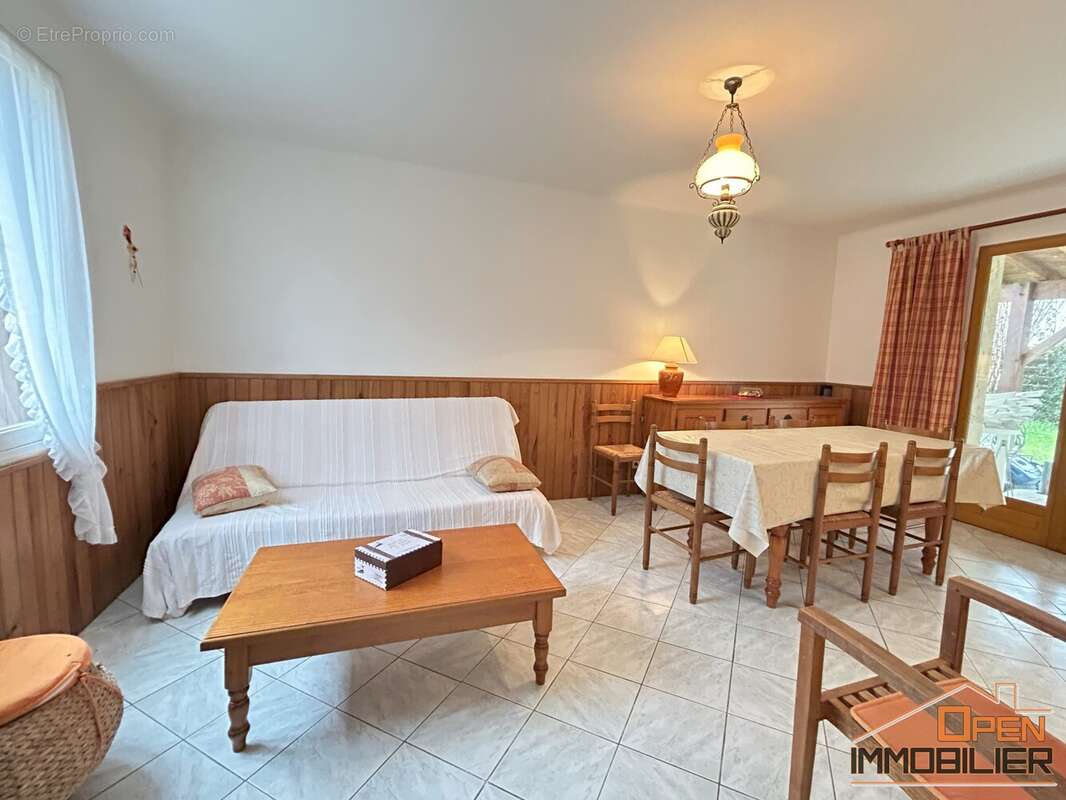 Maison à SAINT-JULIEN-DE-LAMPON