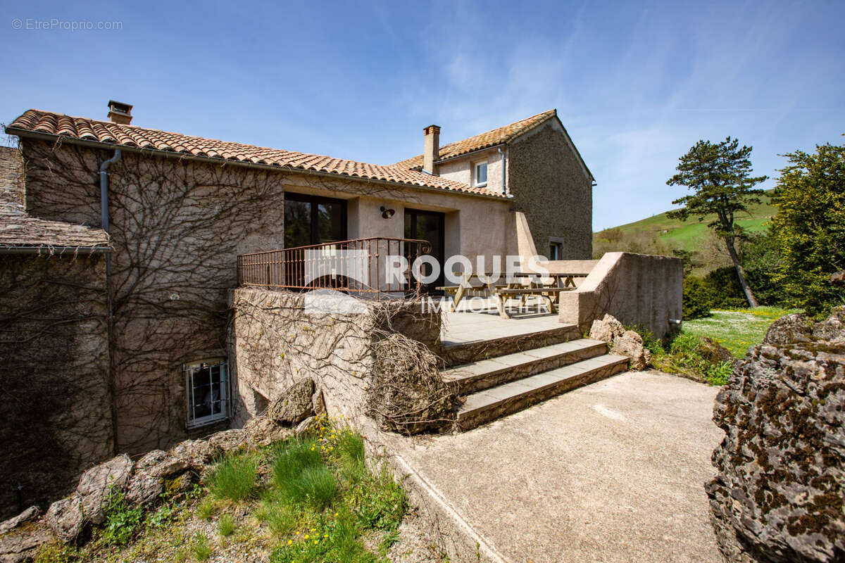 Maison à CASTANET-LE-HAUT