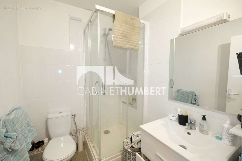 Appartement 32 m² à Saint-Etienne  - photo 2