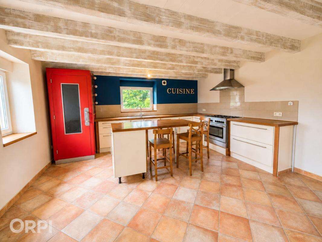 Maison à PLOUGOURVEST