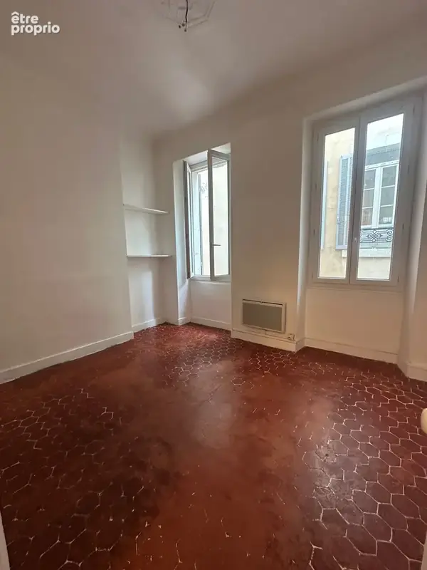 Type 2/3 - 55 m2 - rue d'italie - prefecture 13006 - vide - residence principale - photo 2