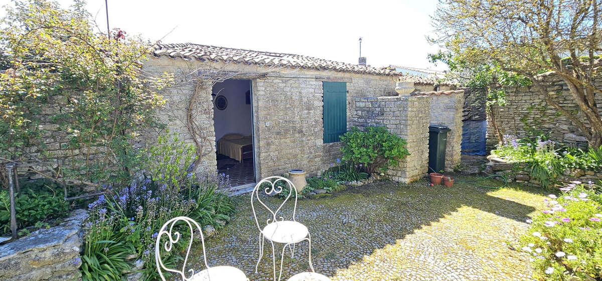Maison à SAINT-CLEMENT-DES-BALEINES