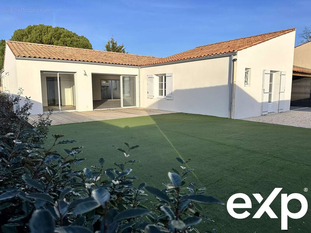 Maison à SAINTE-SOULLE