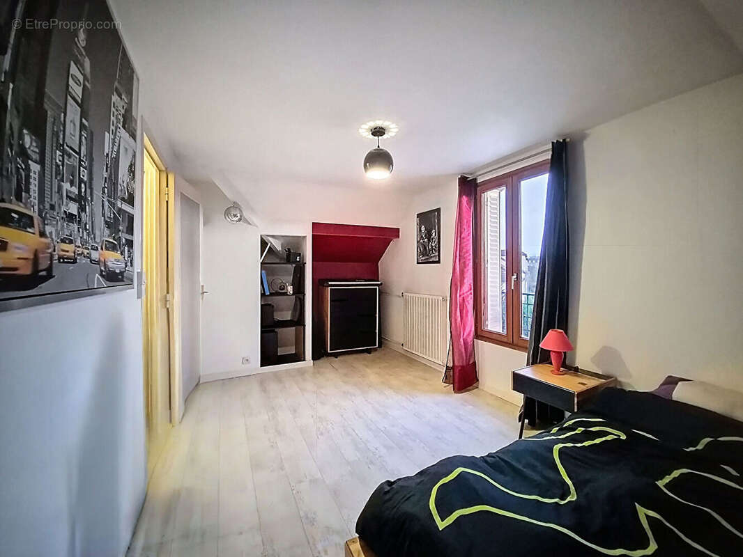 Maison à LIMEIL-BREVANNES