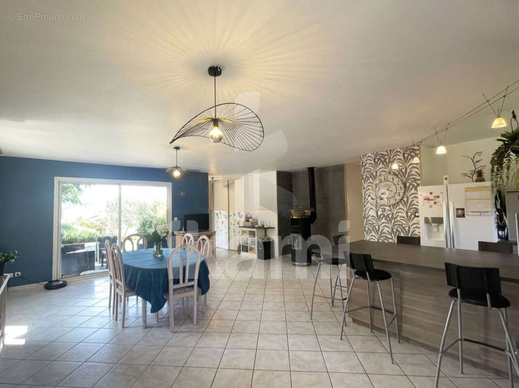 Maison t5 130 m2 sous-sol piscine - photo 6