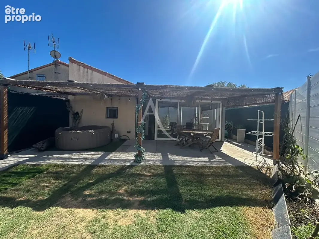 Maison Vic-LacGardiole 4 pièces 62.10 m2 résidence avec piscine - photo 5